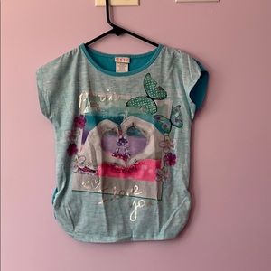 Girls size 8 butterfly T-shirt.